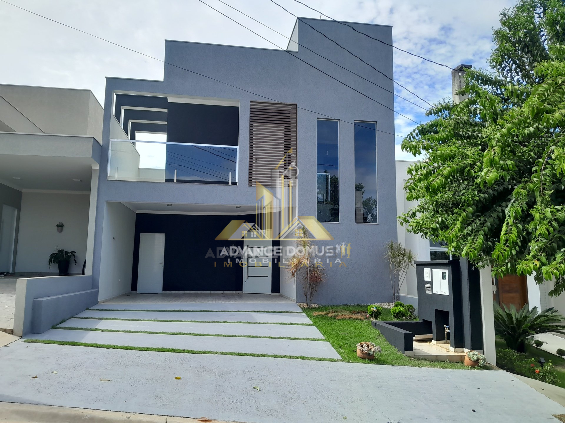 Sobrado de 4 quartos, 212m² no bairro Wanel Ville, em Sorocaba